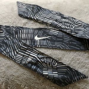 Nike Head Tie